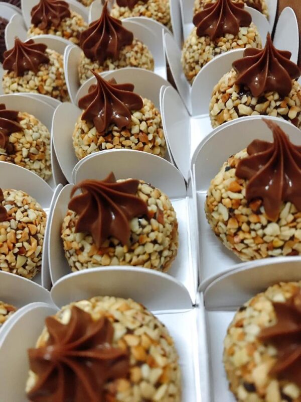 BRIGADEIRO CASTANHA E NUTELLA